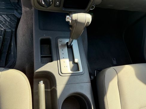 Used 2014 Nissan Xterra X image 18