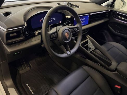 New 2026 Porsche Macan 4 Electric AWD/4WD image 4