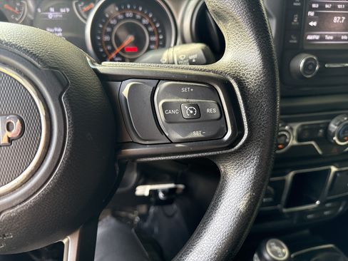 Used 2021 Jeep Wrangler Unlimited Sport AWD/4WD image 19