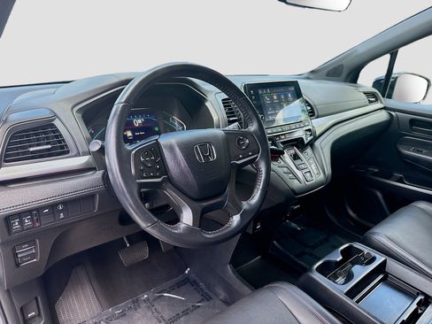 Used 2024 Honda Odyssey Sport image 9
