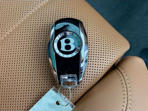 Used 2022 Bentley Flying Spur V8 AWD/4WD image 45