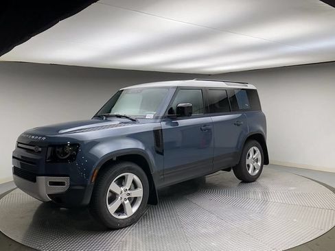 Used 2023 Land Rover Defender 110 SE AWD/4WD image 4