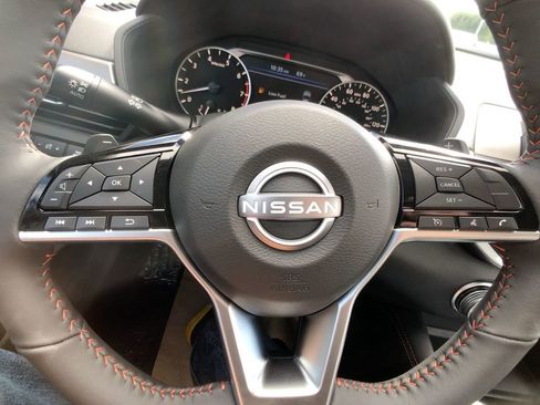 New 2025 Nissan Altima 2.5 SR image 16