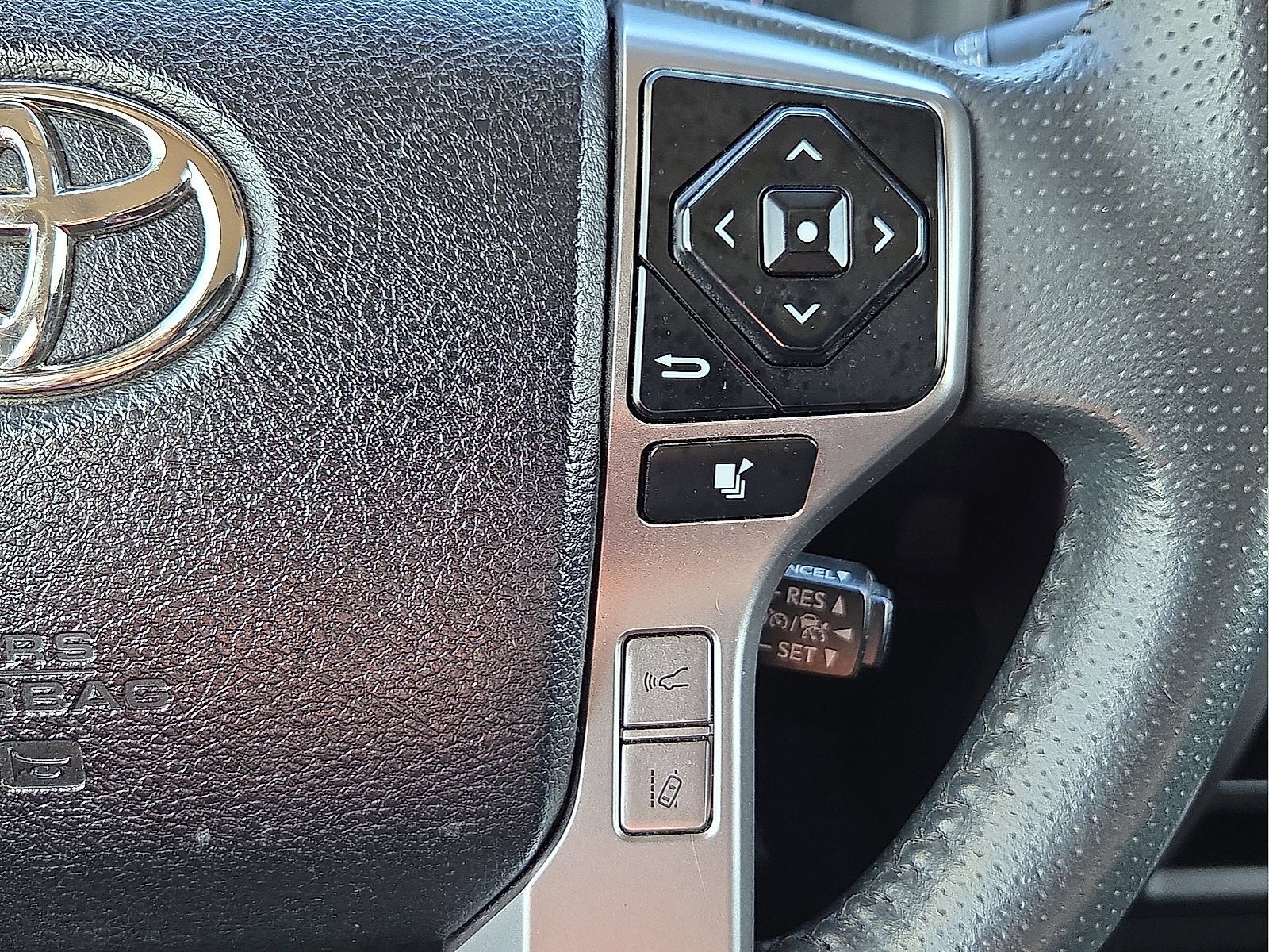 Used 2021 Toyota 4Runner SR5 Premium AWD/4WD image 21