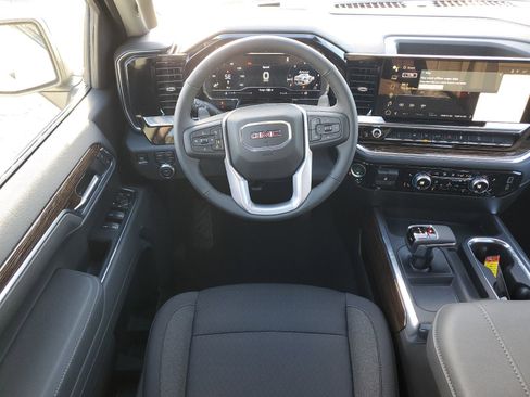 New 2025 GMC Sierra 1500 Elevation image 17