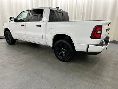 Used 2025 RAM 1500 Big Horn AWD/4WD image 3