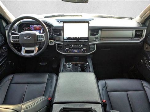 Used 2024 Ford Expedition XLT RWD image 16