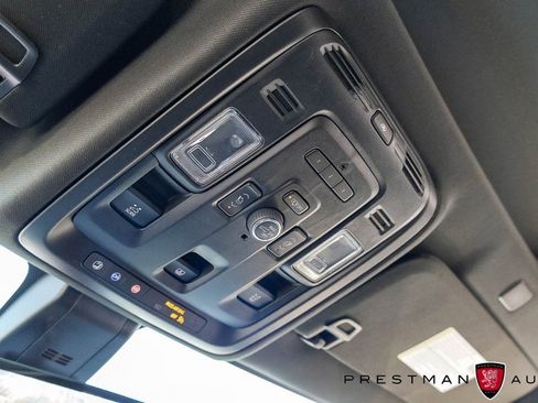 Used 2021 GMC Yukon XL Denali w/ Denali Premium Package image 45