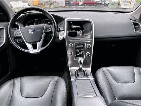 Used 2015 Volvo XC60 T5 AWD/4WD image 3