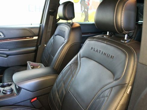 Used 2017 Ford Explorer Platinum image 21
