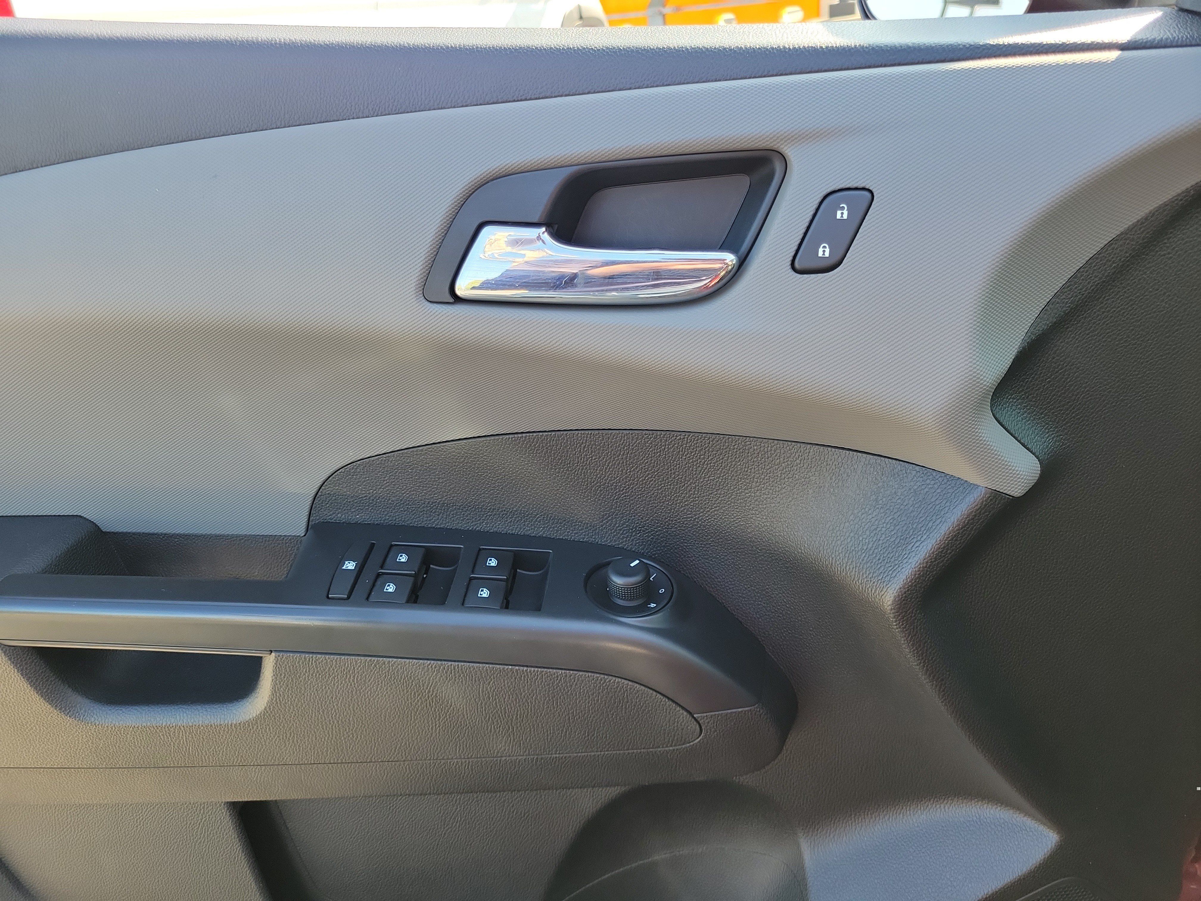 Used 2016 Chevrolet Sonic LT w/ Wheels and Fog Lamp Package FWD image 17