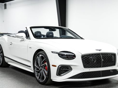 Used 2025 Bentley Continental GT Speed image 3