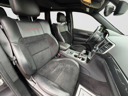 Used 2017 Jeep Grand Cherokee Trailhawk AWD/4WD image 19
