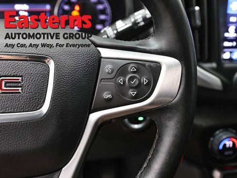 Used 2024 GMC Terrain SLT image 15