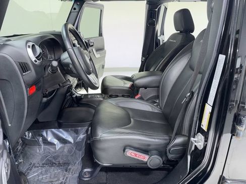 Used 2016 Jeep Wrangler Unlimited Rubicon AWD/4WD image 10