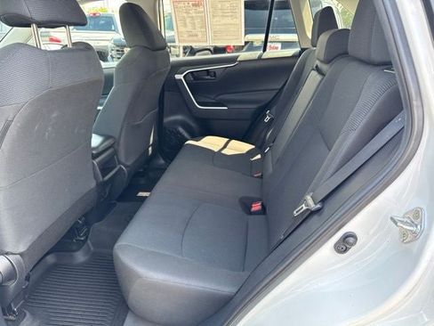 Used 2020 Toyota RAV4 LE w/ All Weather Liner Package AWD/4WD image 18