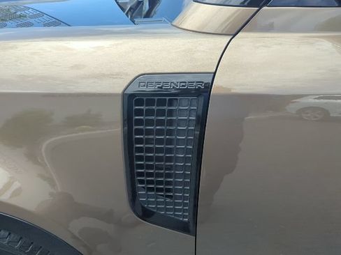 Certified 2022 Land Rover Defender 110 X AWD/4WD image 9