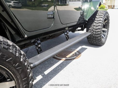 Used 2010 Jeep Wrangler Unlimited Rubicon w/ Dual Top Group AWD/4WD image 50