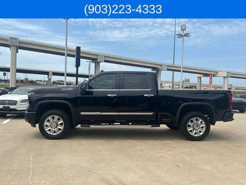 Used 2024 Chevrolet Silverado 2500 High Country w/ Technology Package AWD/4WD image 7