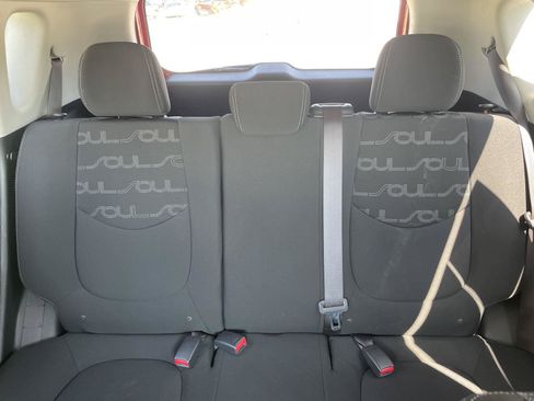 Used 2012 Kia Soul + FWD image 8