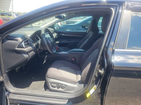 Used 2020 Toyota Camry LE FWD image 7