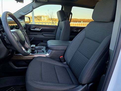 Used 2025 Chevrolet Silverado 1500 LT Trail Boss w/ Convenience Package II image 25