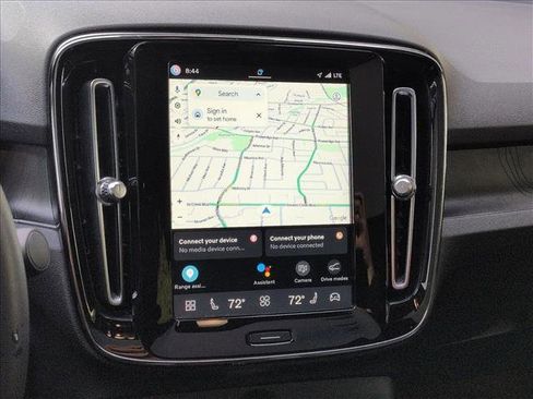 Certified 2023 Volvo C40 Recharge Core image 13