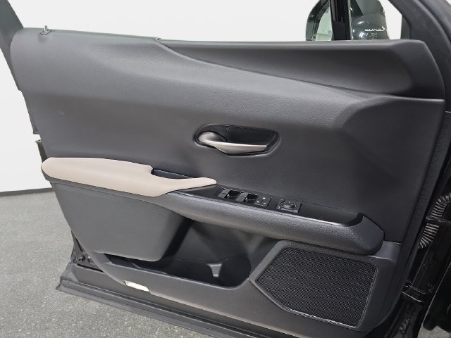 Used 2020 Lexus UX 250h w/ Premium Package AWD/4WD image 27