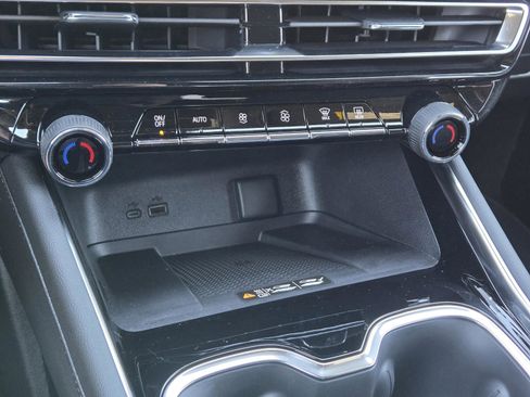 New 2026 Chevrolet Traverse High Country image 29