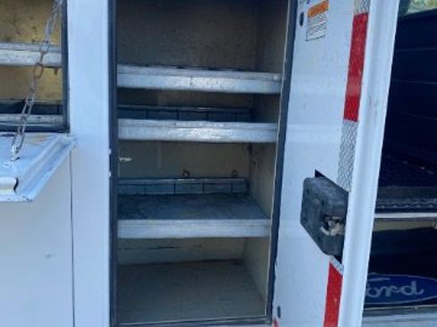 Used 2014 Ford F550 4x4 Regular Cab Super Duty image 18