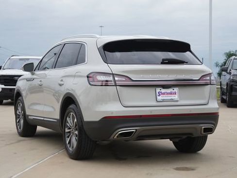 Used 2023 Lincoln Nautilus FWD w/ Premium Package image 7