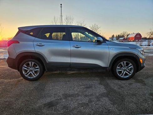 Used 2021 Kia Seltos LX image 8