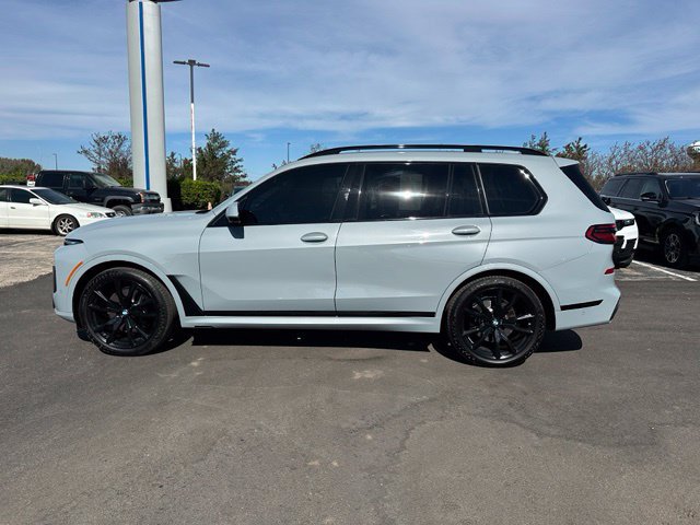 Used 2024 BMW X7 xDrive40i w/ M Sport Package AWD/4WD image 6