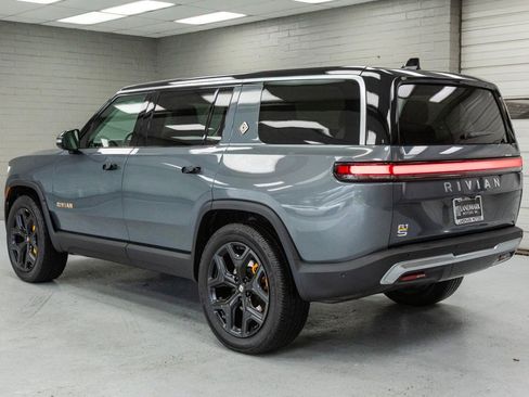 Used 2023 Rivian R1S Adventure image 37