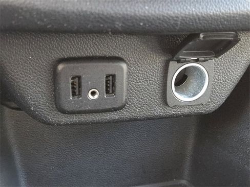 Used 2019 Chevrolet Traverse LT image 6