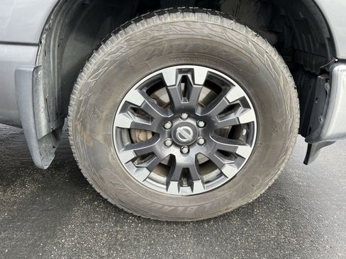 Used 2017 Nissan Titan SV image 16