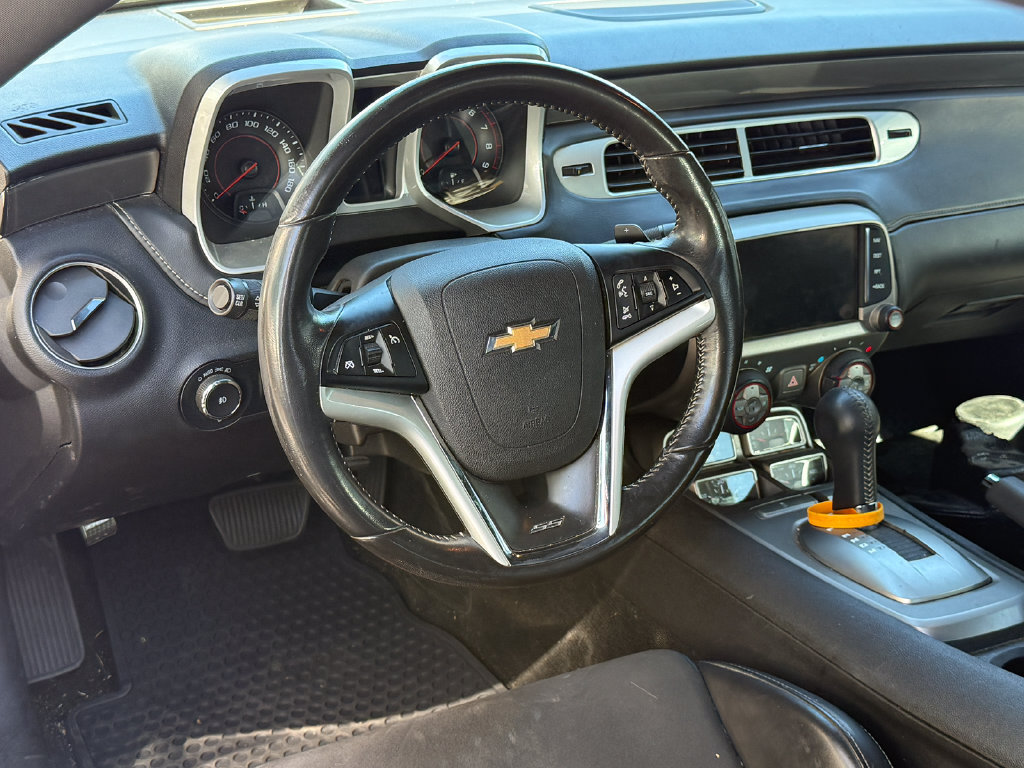 Used 2015 Chevrolet Camaro SS w/ RS Package RWD image 4