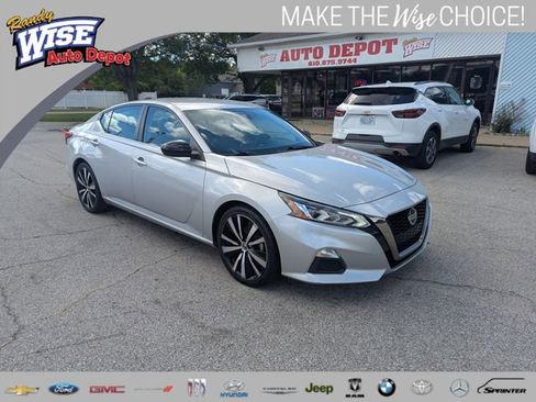 Used 2022 Nissan Altima 2.5 SR FWD image 1