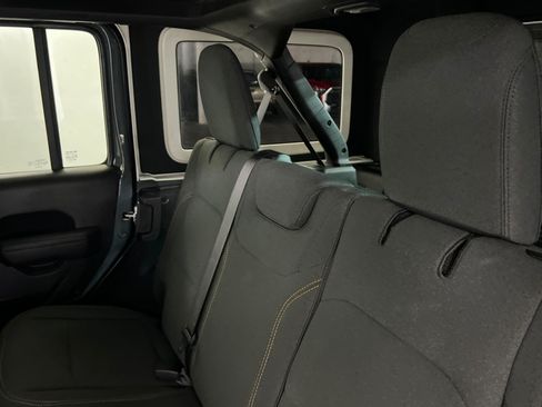 Used 2025 Jeep Wrangler Unlimited Sport AWD/4WD image 21