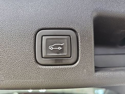 Used 2024 Chevrolet Equinox LT w/ LPO, Floor Liner Package FWD image 17
