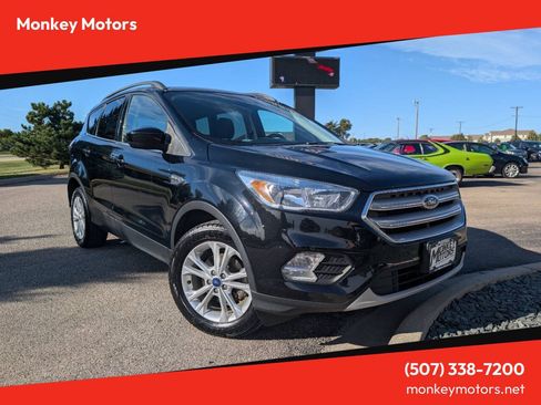 Used 2018 Ford Escape SE FWD image 1