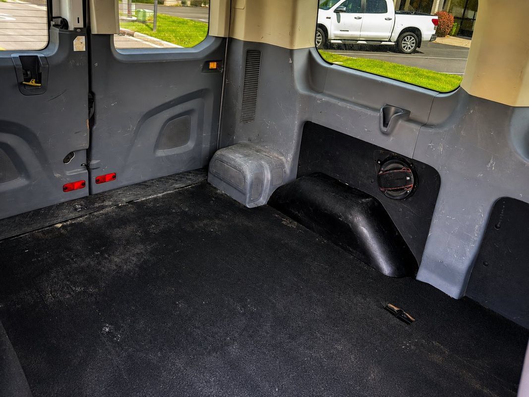 Used 2015 Ford Transit 150 XL RWD image 21