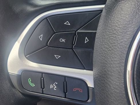 Used 2020 Jeep Compass Latitude FWD image 23