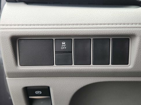 Used 2018 Honda Odyssey LX image 22