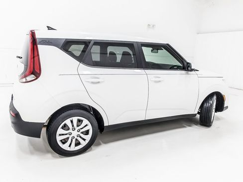 Used 2022 Kia Soul LX FWD image 7