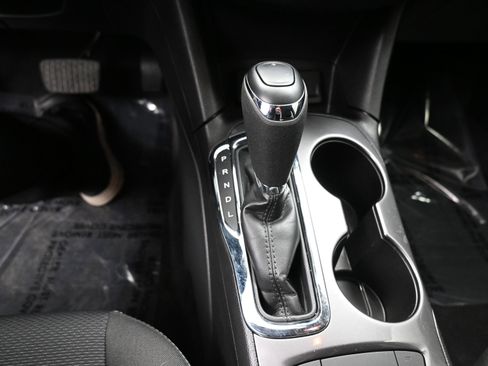 Used 2018 Chevrolet Cruze LT w/ Convenience Package image 14