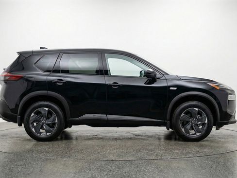 Used 2025 Nissan Rogue SV AWD/4WD image 11