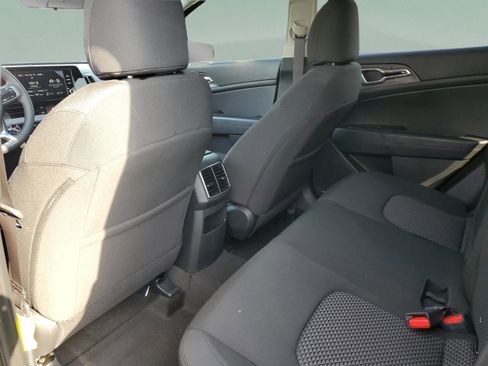 Certified 2025 Kia Sportage LX AWD/4WD image 27