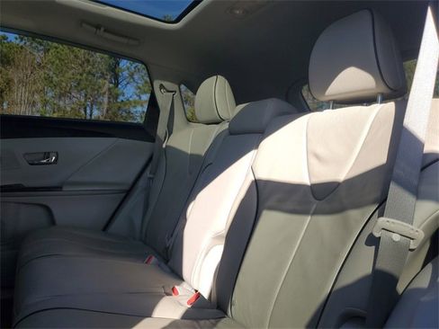 Used 2013 Toyota Venza XLE image 10