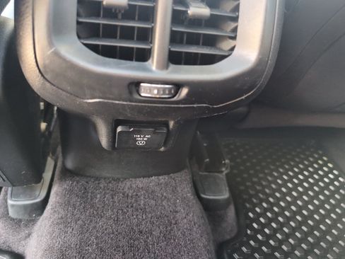 Used 2017 Jeep Cherokee Trailhawk AWD/4WD image 19